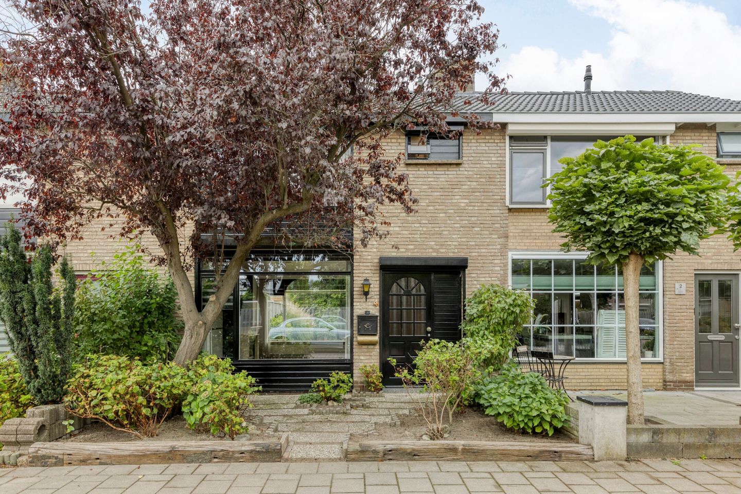 Foto 1 van Dahliastraat 4