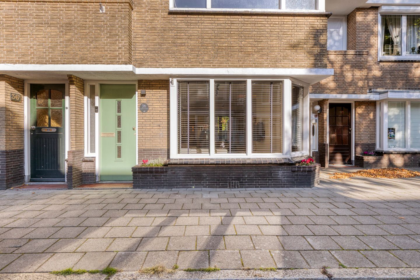 Foto 1 van Burgemeester De Roocklaan 36