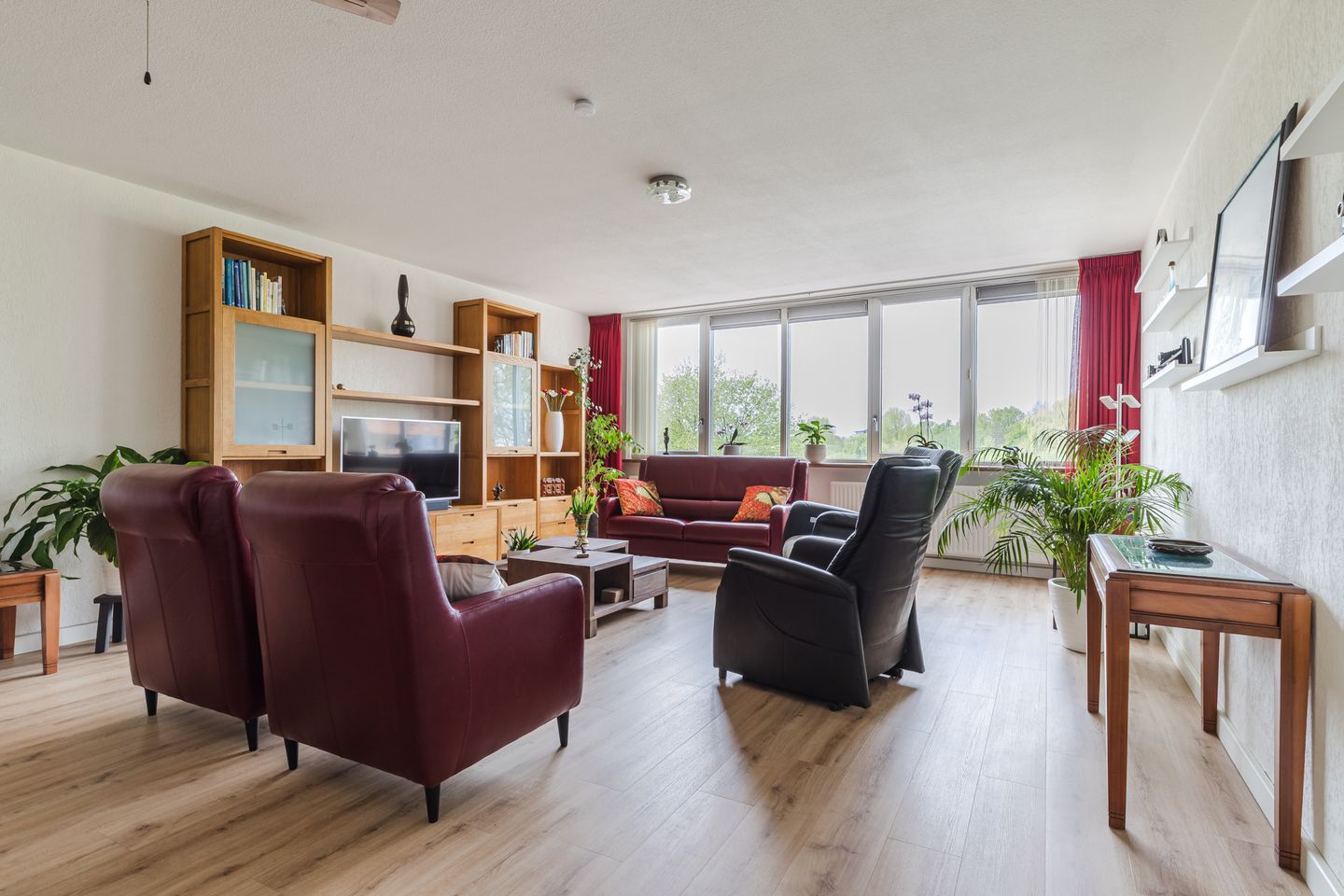 Foto 10 van Regenboog 33