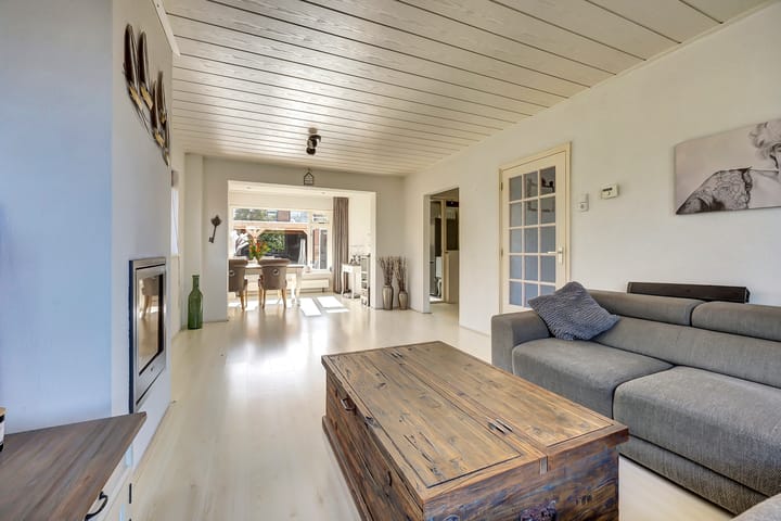 Photo 6 of Julianastraat 69