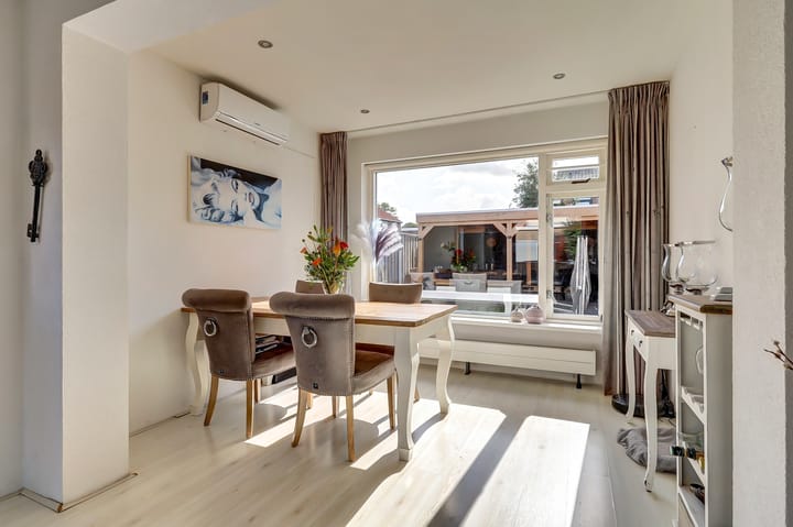 Photo 9 of Julianastraat 69