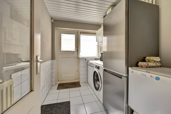 Photo 14 of Julianastraat 69