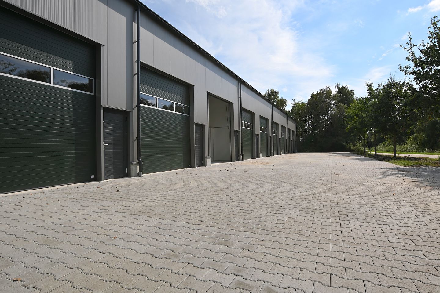 View photo 2 of Strengenweg 1-H