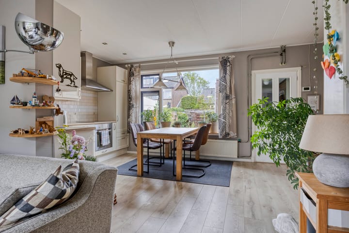 Photo 7 of Van Waningstraat 9