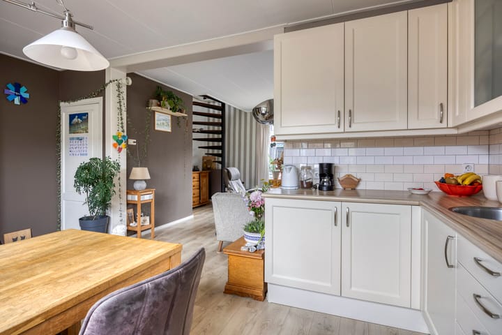 Photo 11 of Van Waningstraat 9