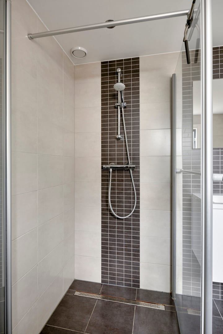 Photo 16 of Van Waningstraat 9