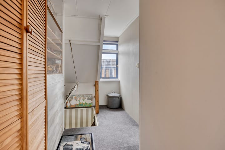 Photo 17 of Van Waningstraat 9