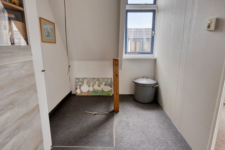 Photo 19 of Van Waningstraat 9