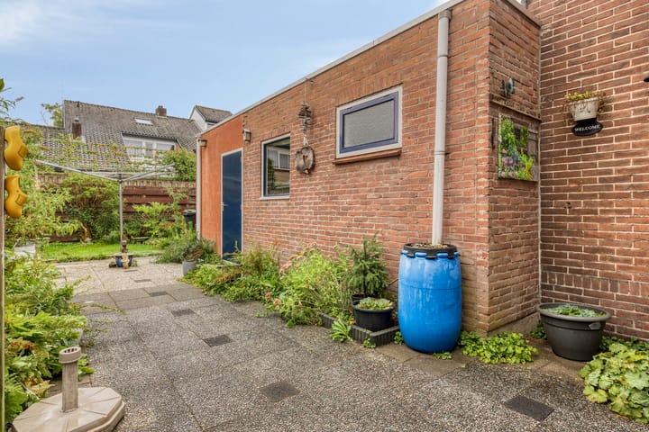 Photo 28 of Van Waningstraat 9