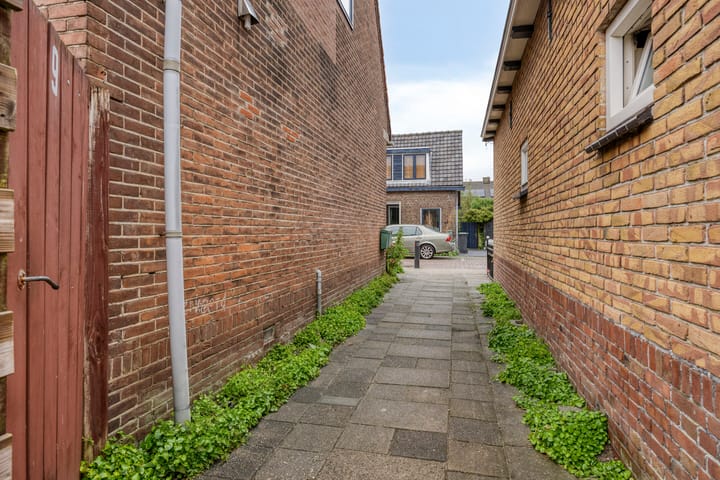 Photo 33 of Van Waningstraat 9