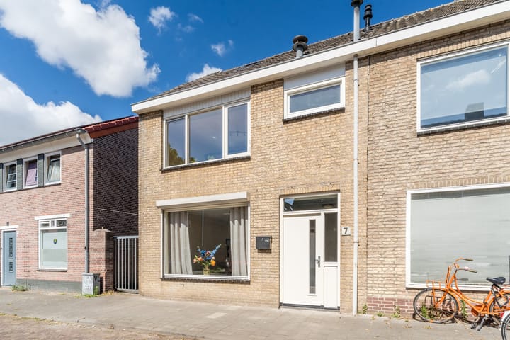 Foto 2 van Churchillplein 7