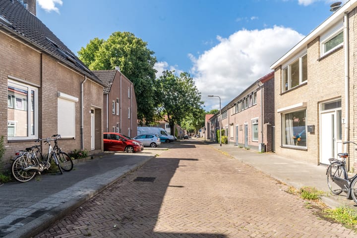 Foto 34 van Churchillplein 7