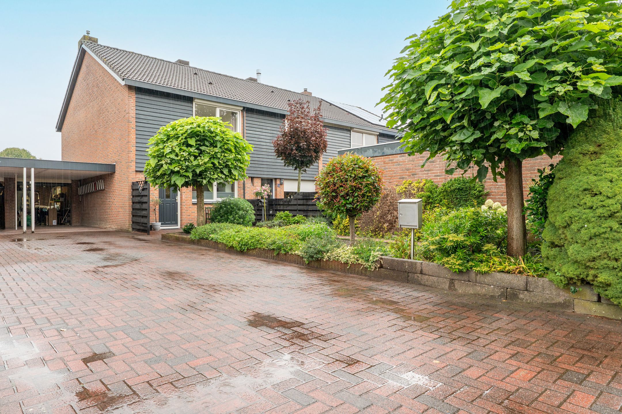 Photo 36 of Anna van Gelrestraat 16