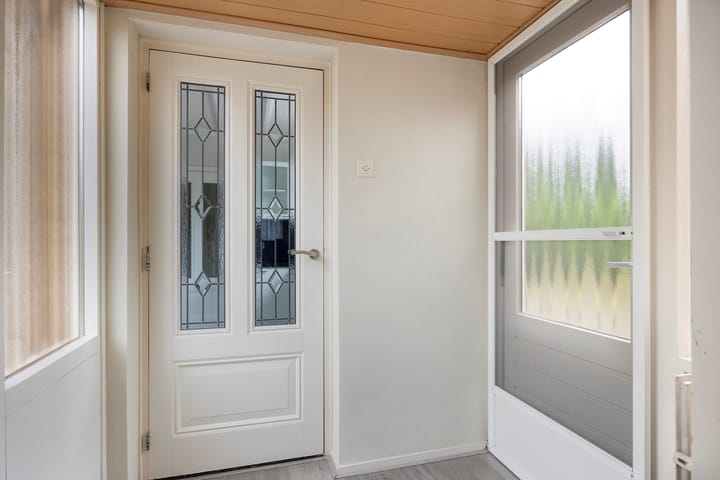 Photo 11 of Burgemeester Ottenhoffstraat 37