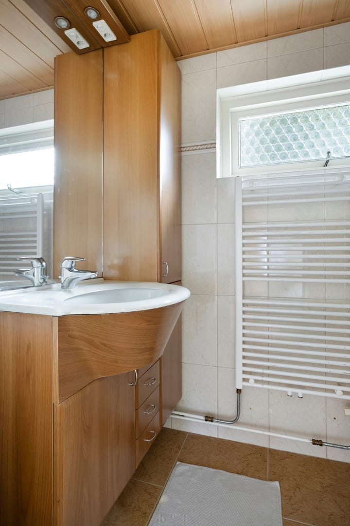 Photo 24 of Burgemeester Ottenhoffstraat 37