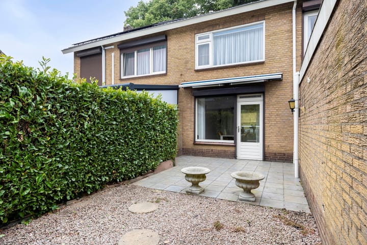 Photo 29 of Burgemeester Ottenhoffstraat 37