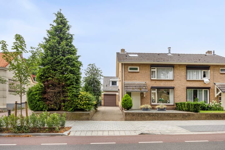 Photo 32 of Burgemeester Ottenhoffstraat 37