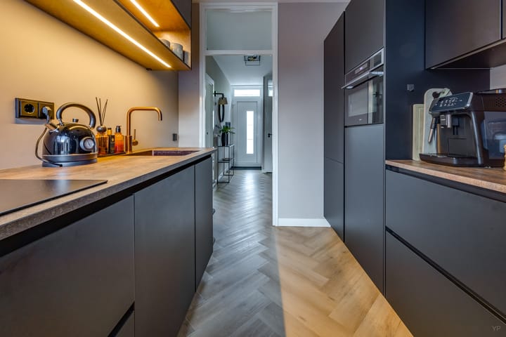 Photo 3 of Kamperfoeliestraat 3