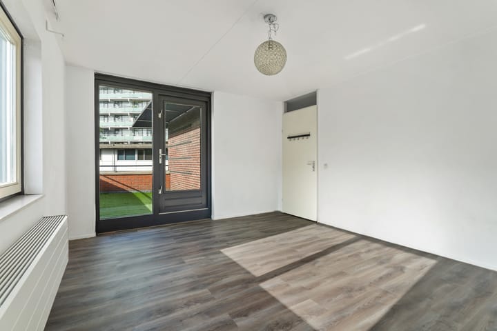 Photo 29 of Humberto Delgadoplein 25