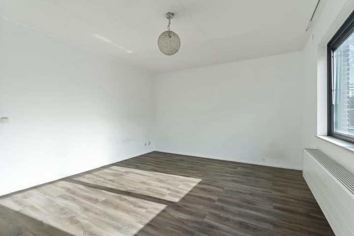 Photo 30 of Humberto Delgadoplein 25