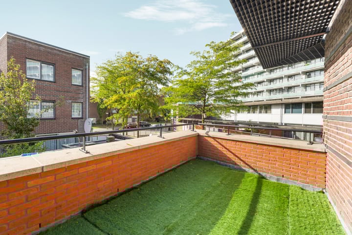 Photo 31 of Humberto Delgadoplein 25