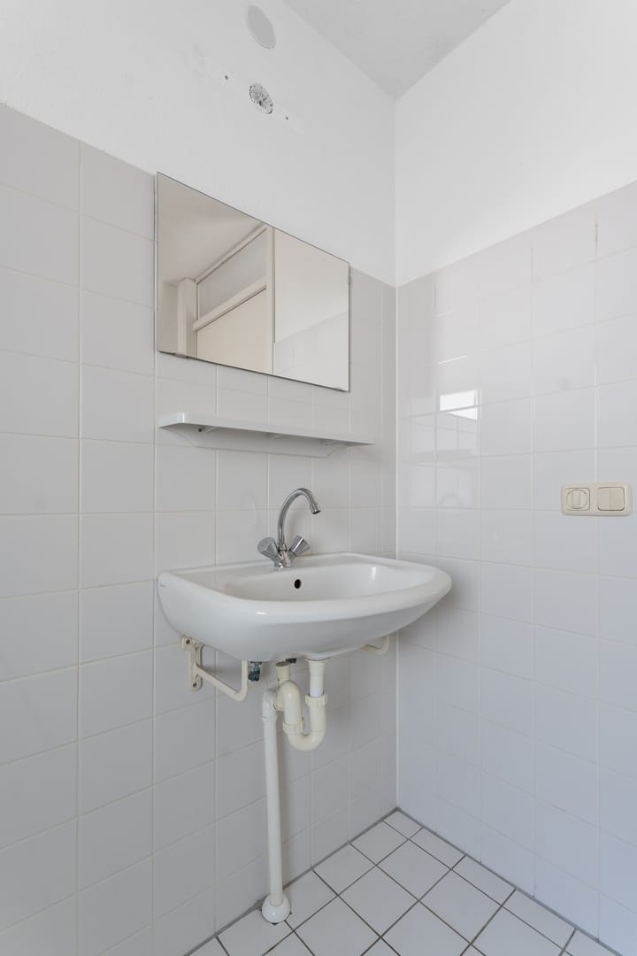 Photo 41 of Humberto Delgadoplein 25