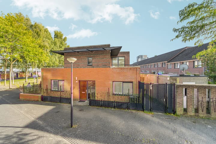 Photo 44 of Humberto Delgadoplein 25