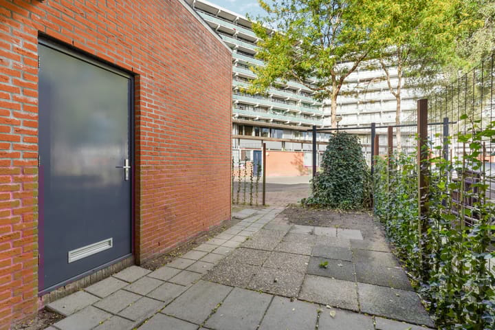 Photo 45 of Humberto Delgadoplein 25