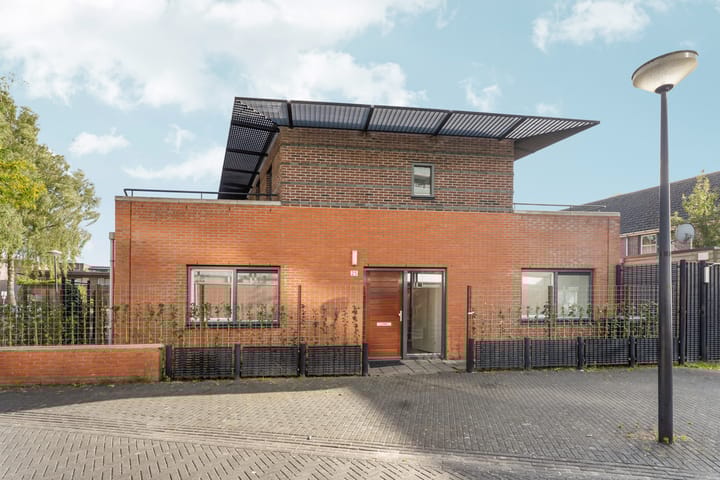 Photo 47 of Humberto Delgadoplein 25