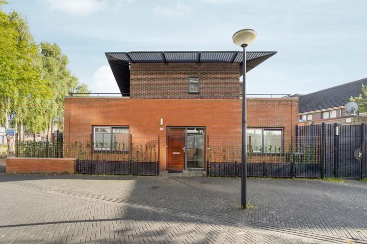 Photo 48 of Humberto Delgadoplein 25