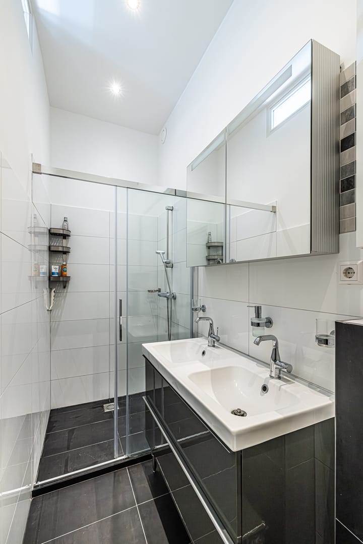 Photo 15 of Buitenruststraat 2