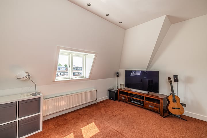 Photo 44 of Buitenruststraat 2