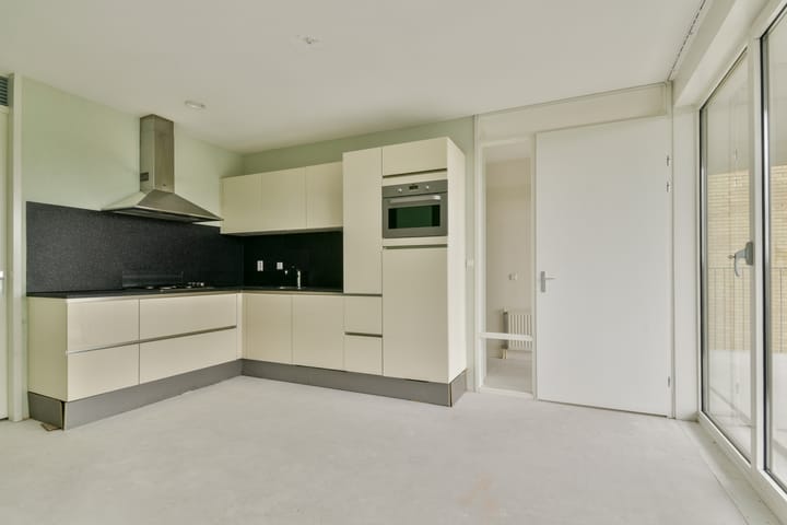 Foto 13 van van Maanenstraat 84