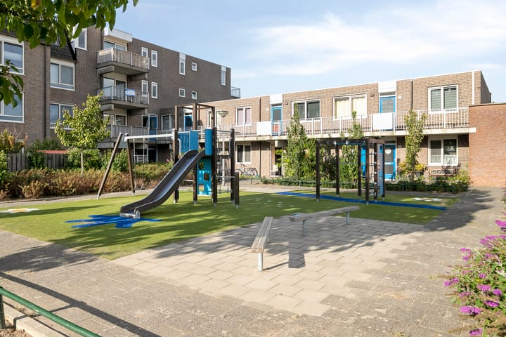 Photo 33 of Kopspoor 99