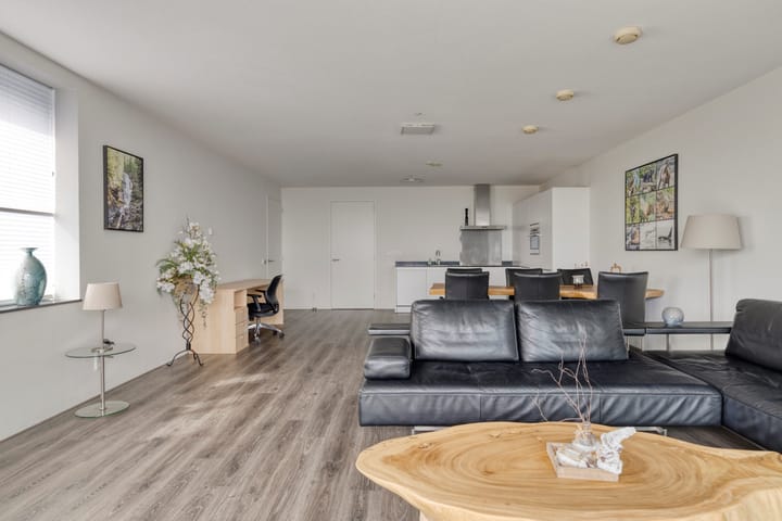 Foto 5 van Anna van Buerenplein 241