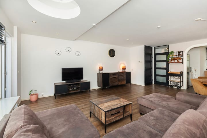 Photo 15 of Merwedehof 19