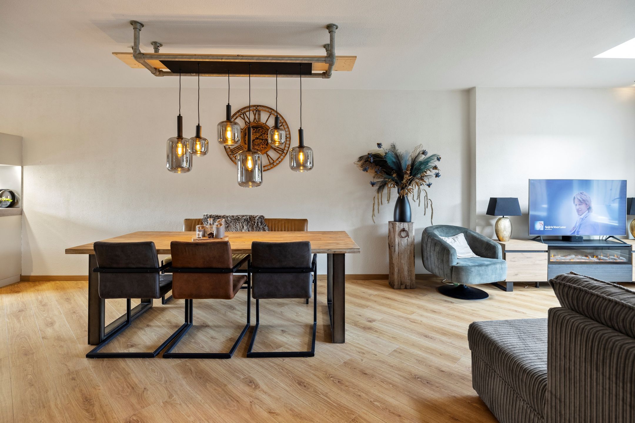 Foto 9 van Kruiszwin 2242