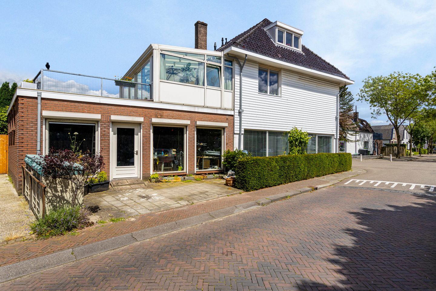 View photo 2 of Welgelegenweg 19
