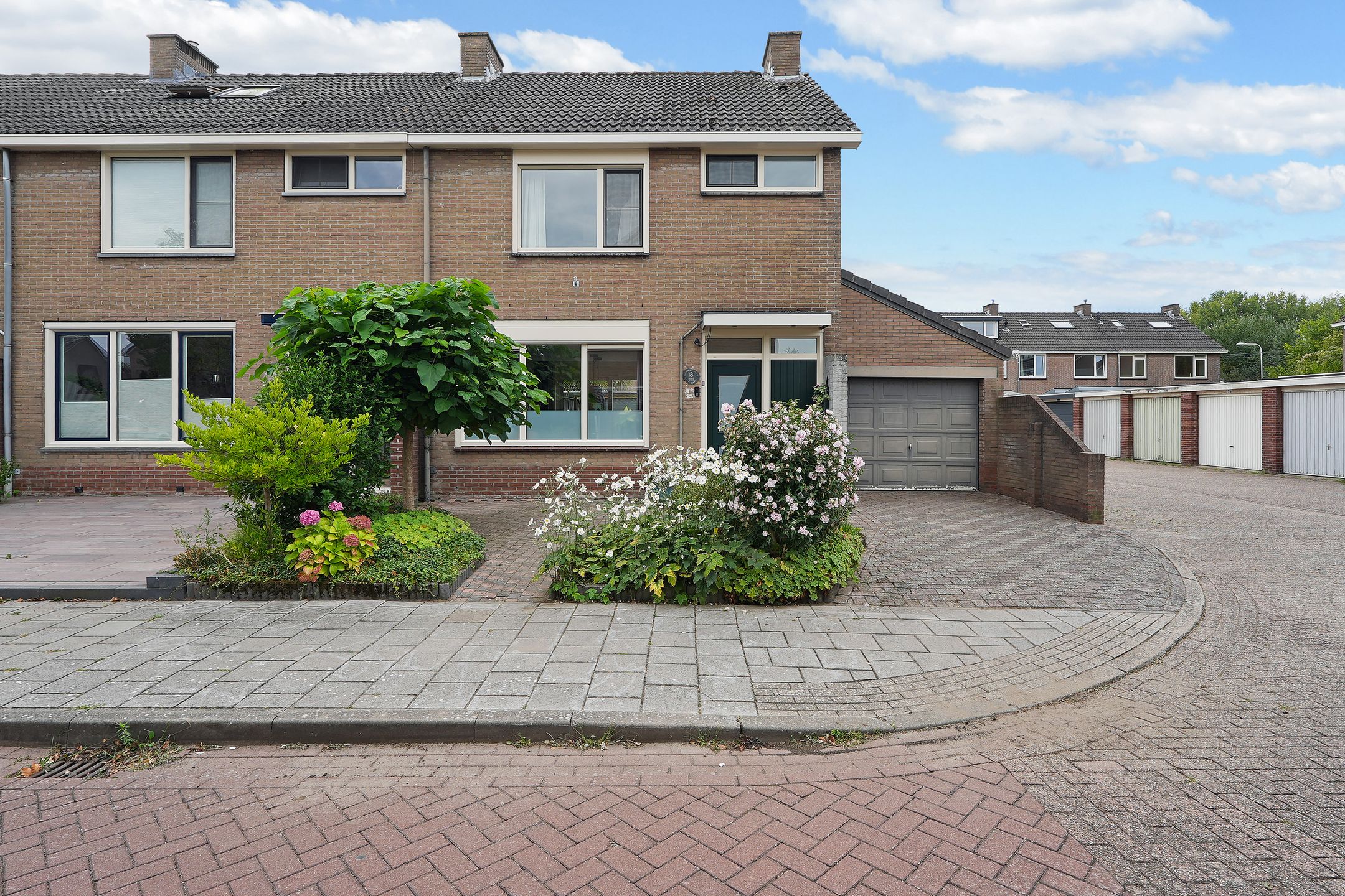 Photo 3 of Adriatischezeestraat 18