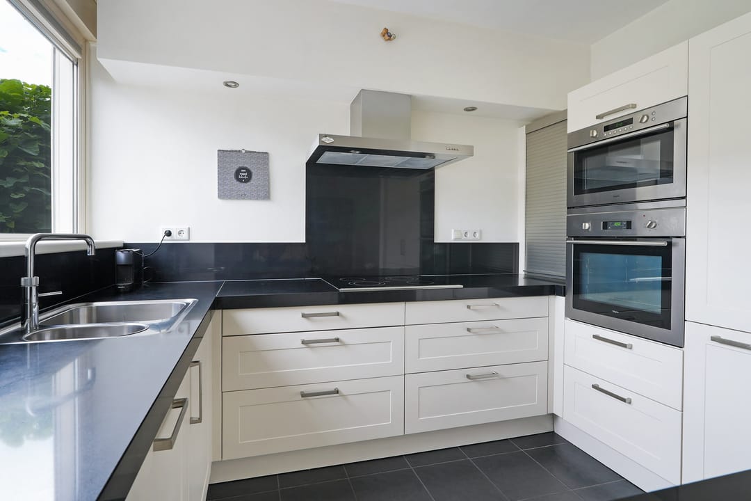 Photo 13 of Adriatischezeestraat 18