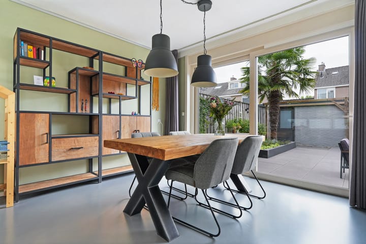 Foto 14 van Adriatischezeestraat 18