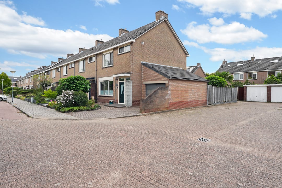 Photo 1 of Adriatischezeestraat 18