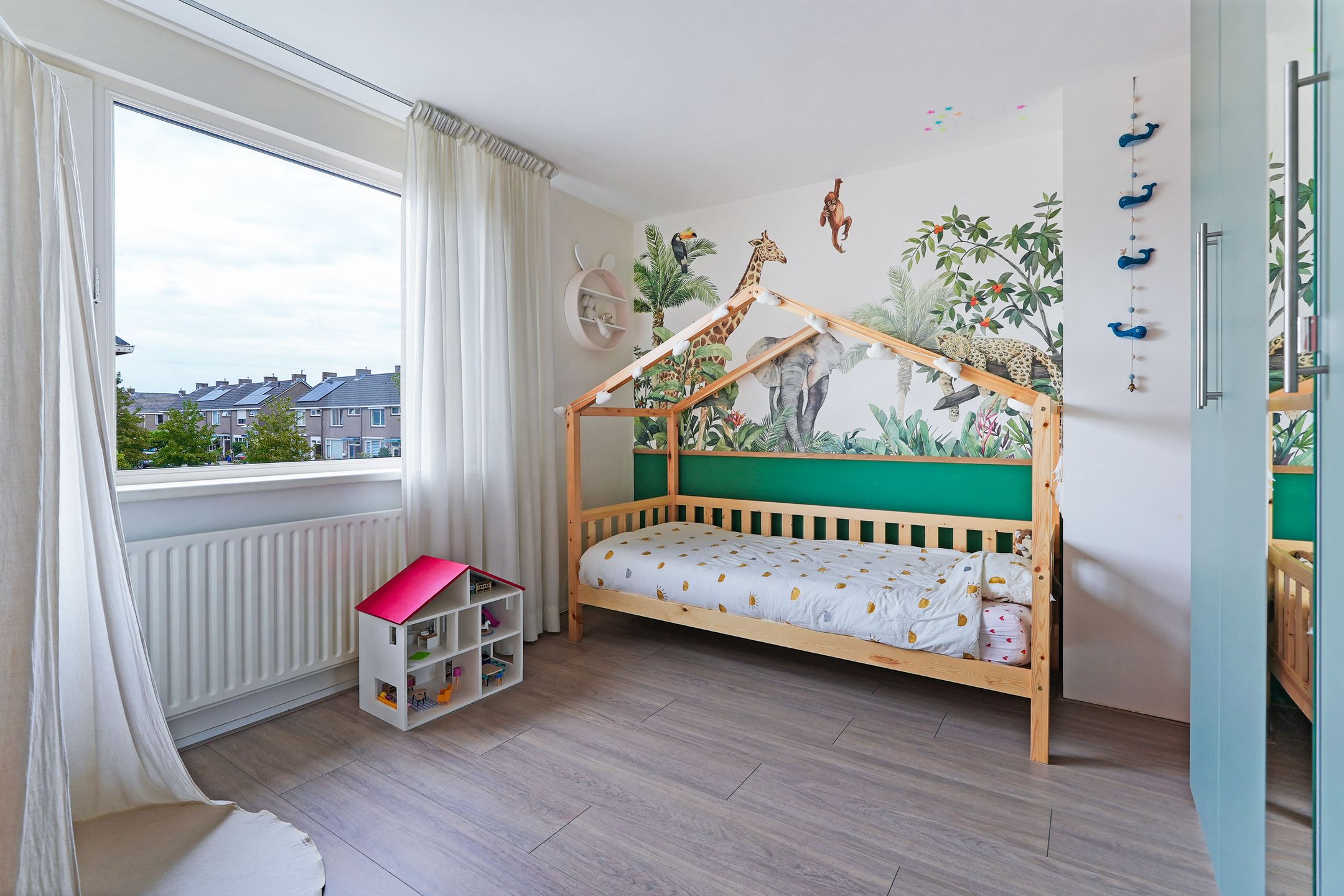 Photo 24 of Adriatischezeestraat 18