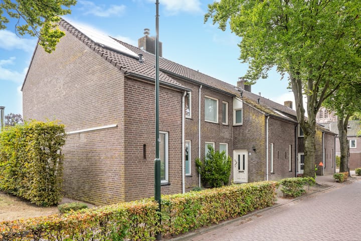 Photo 6 of Maternusstraat 27