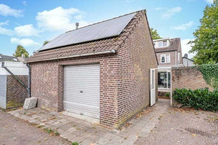 Photo 35 of Maternusstraat 27