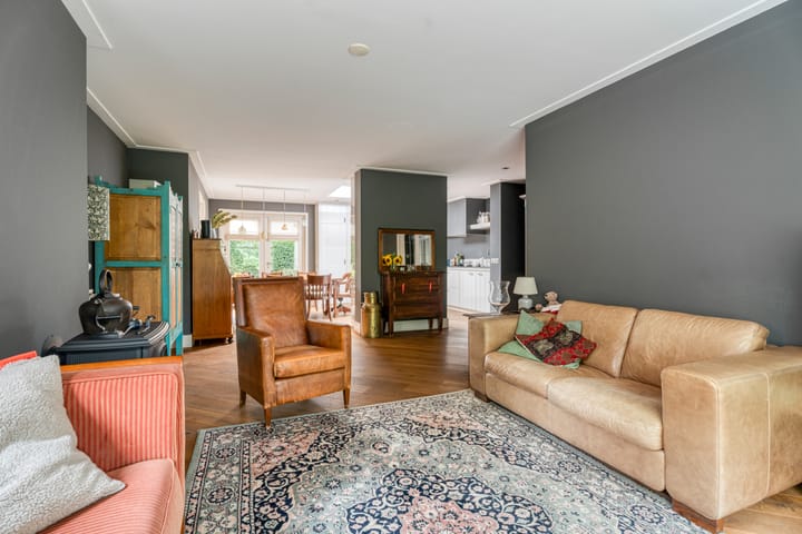 Photo 2 of Parallelweg 95