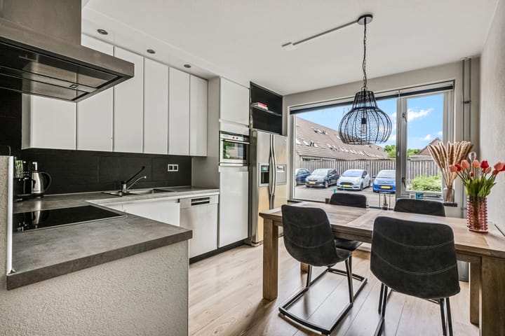 Foto 12 van Zebravink 8