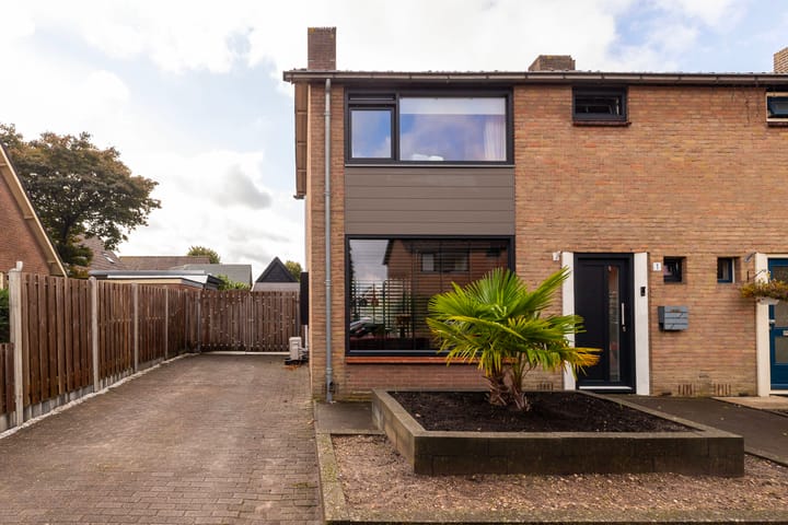 Foto 6 van Dahliastraat 1