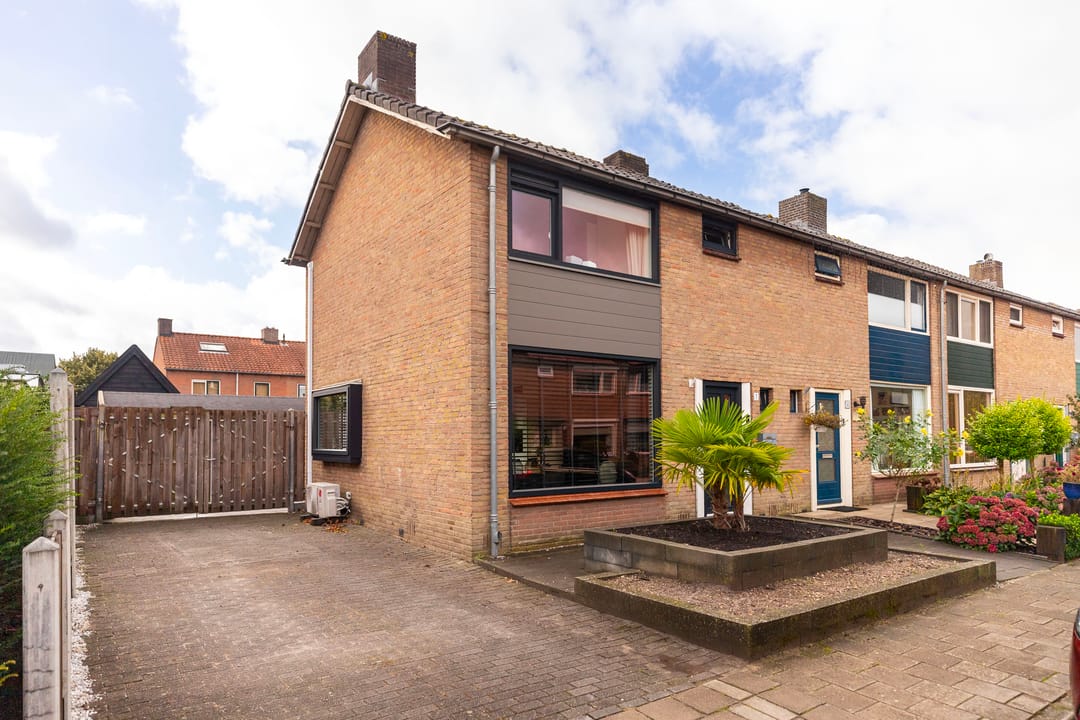 Foto 1 van Dahliastraat 1