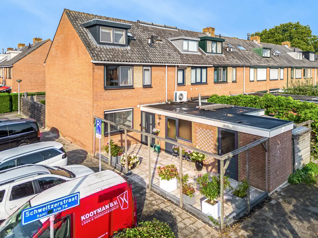 Photo 1 of Schweitzerstraat 48